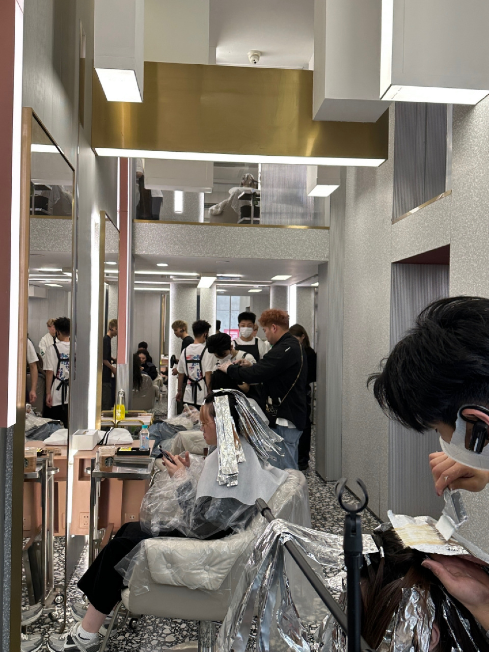 沪上排名最97网红理发店 3am潮人聚集地6015 上海最值得去的