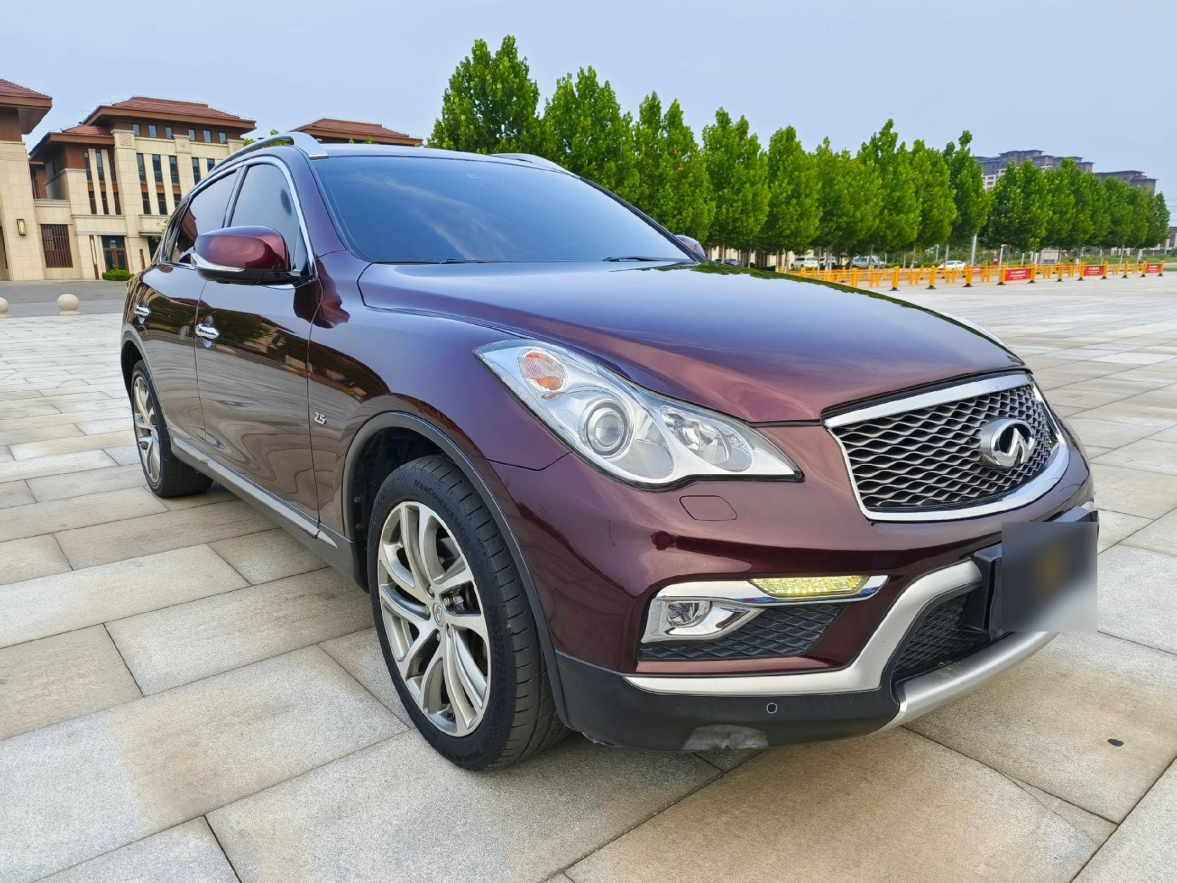 英菲尼迪qx50 2.5l 自动四驱豪华版