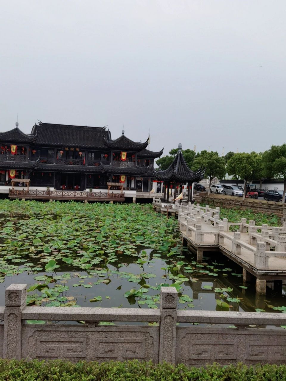 正仪老街 门票免费,没有专门的停车场,直接把车停路口 进入大门后