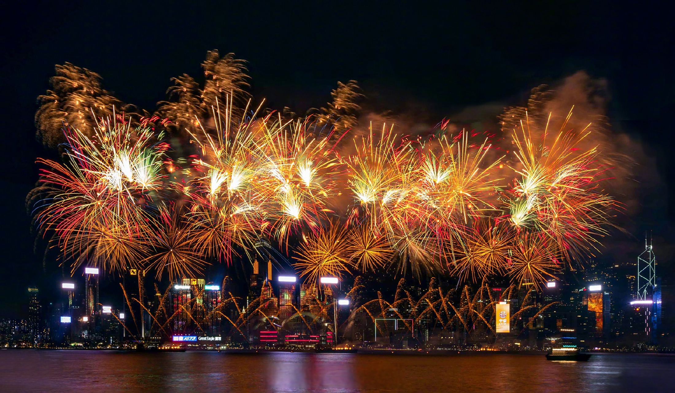 香港国庆烟花汇演回归