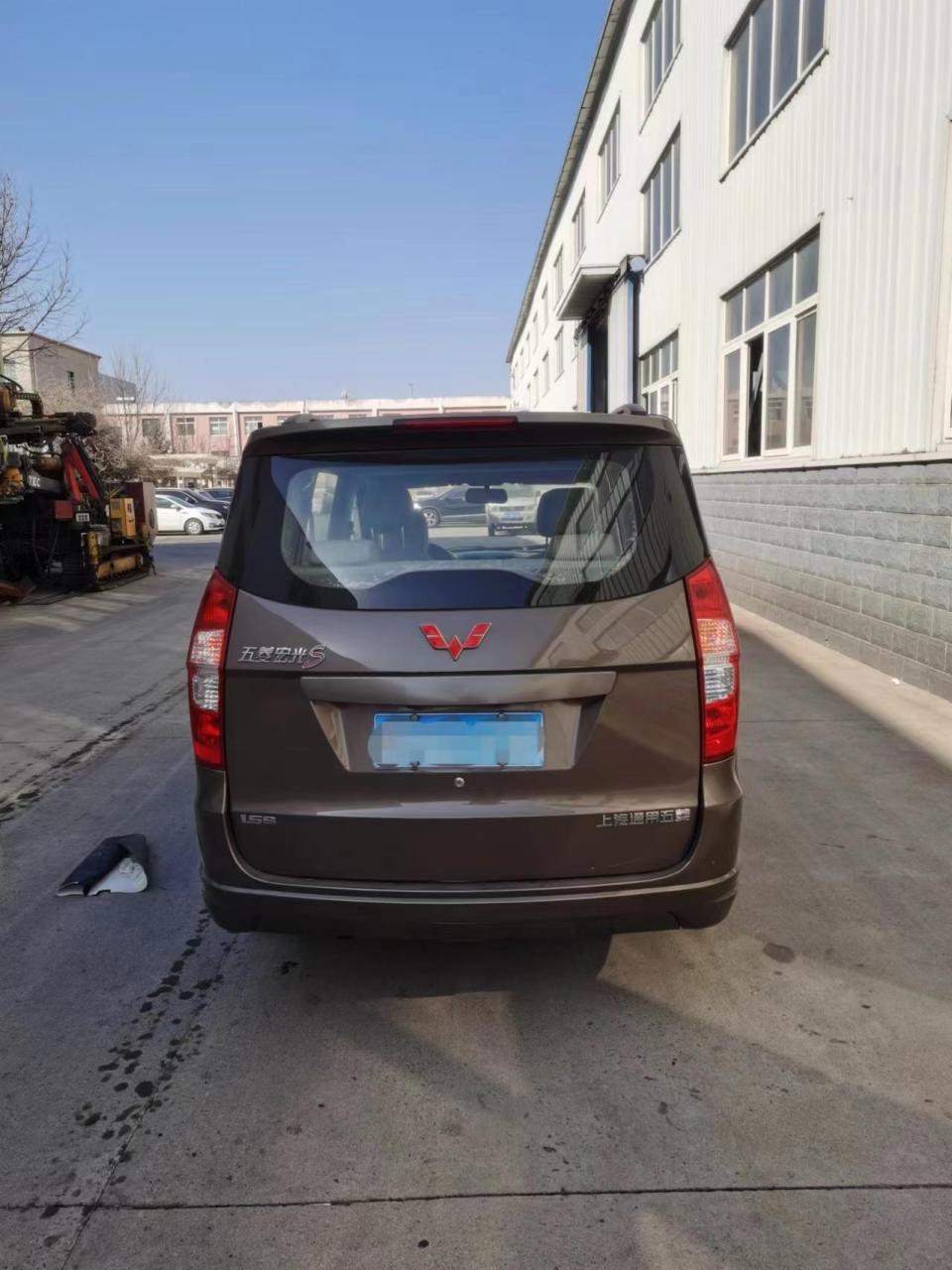 16年五菱宏光s,一手车9万公里,几乎原漆,验车保险到10月,1.