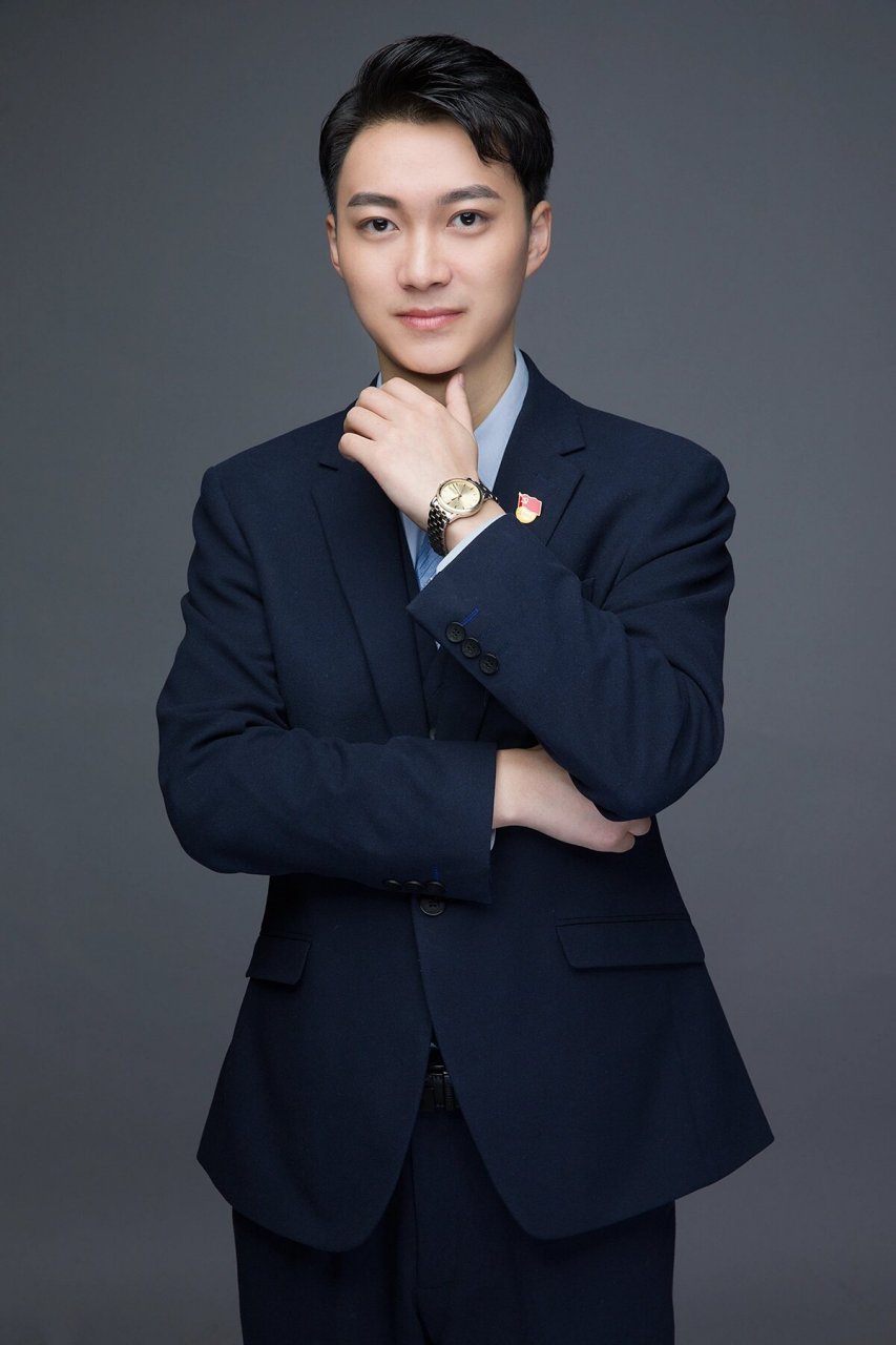 男士形象照|追求质感的职场精英看过来 简约的灰色调 搭配时尚感十足