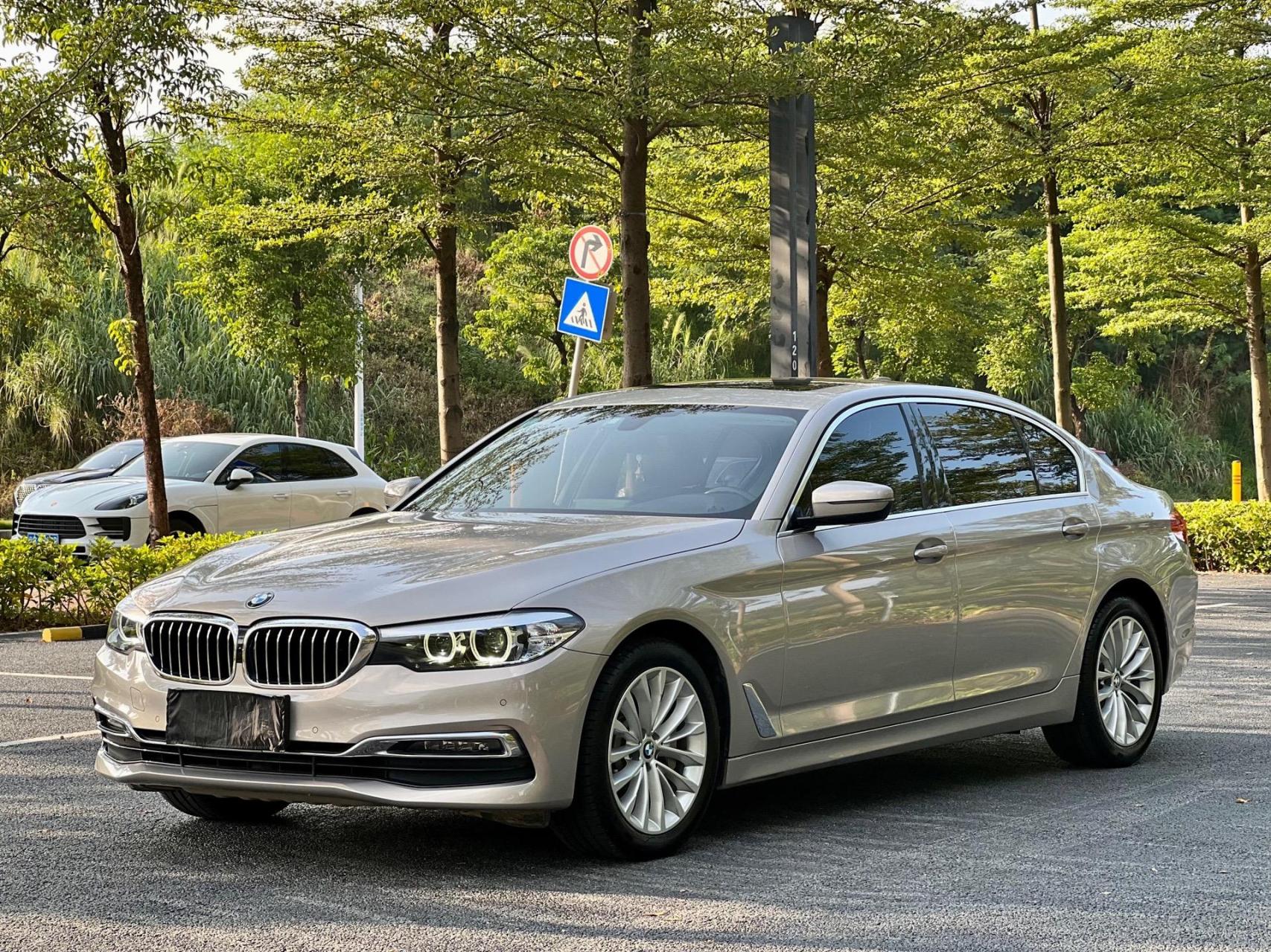 开士米银宝马530.