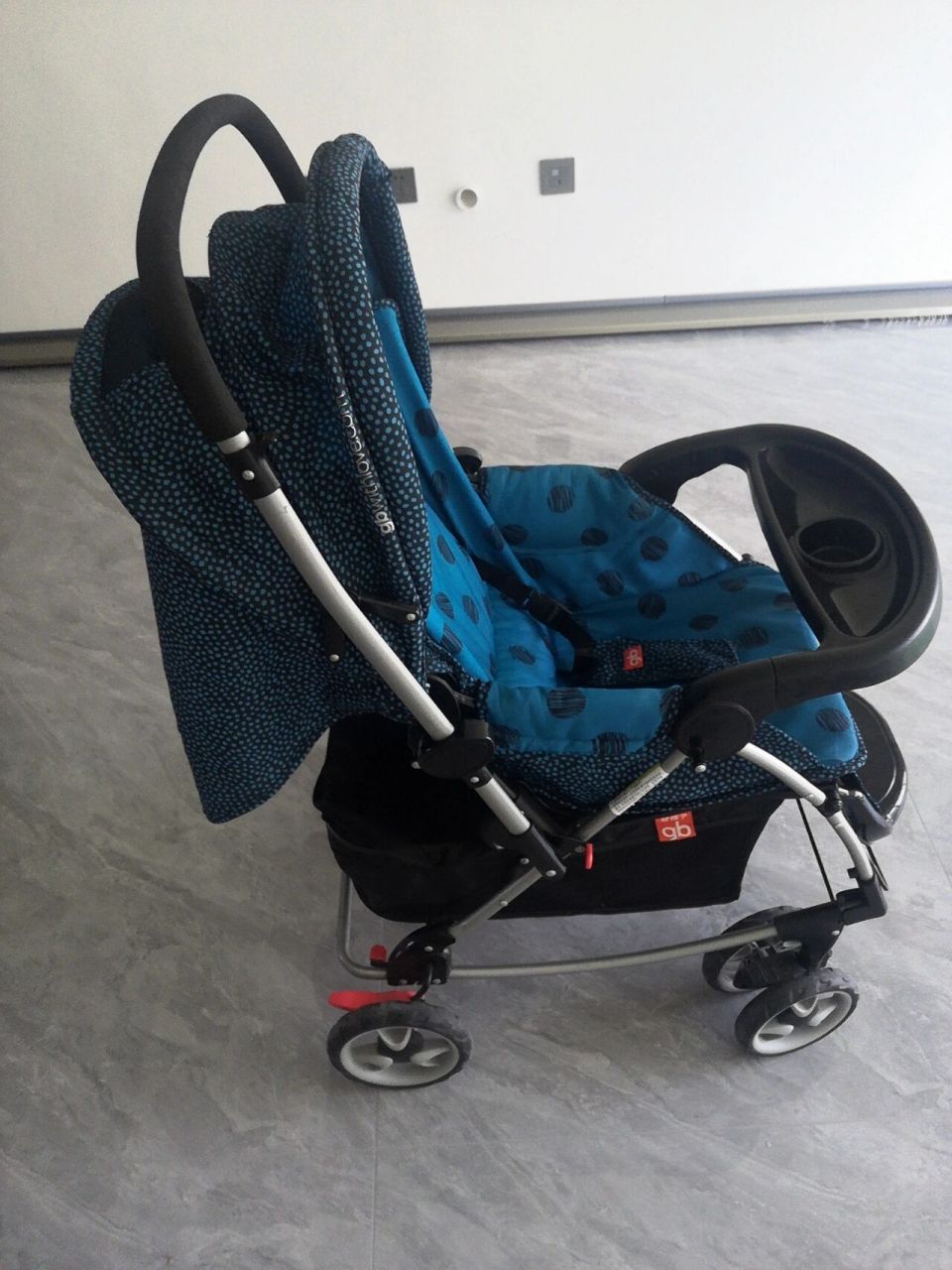 轻便可折叠婴儿推车全蓬双向宝宝伞车,可变摇椅 300元 好孩子婴儿 