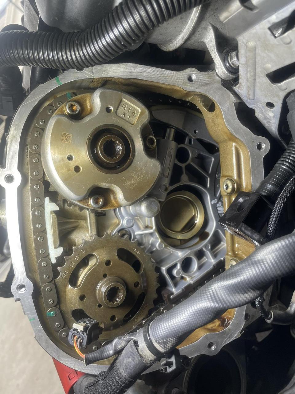 奥迪a7 ea837更换正时涨紧器,为什么大部分都是驾驶侧损坏?