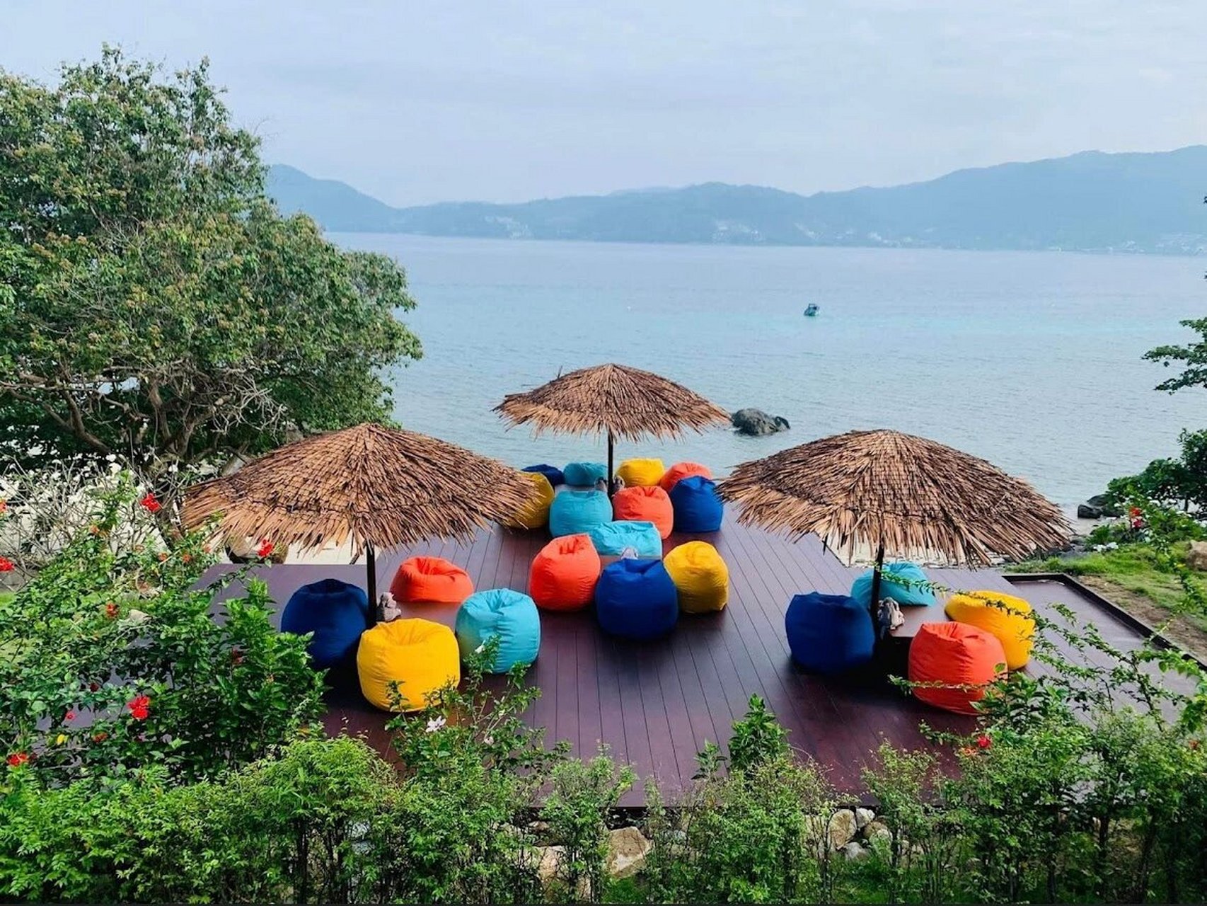 普吉岛海景大象营98 在海边与大象小象嬉戏,游泳沐浴,大象还会用