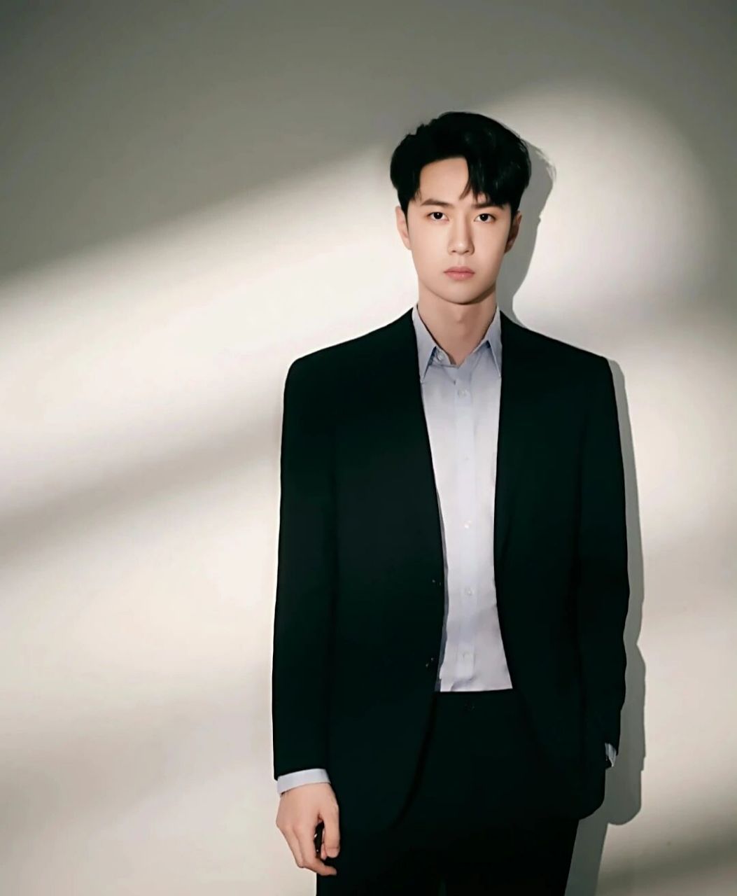 王一博高清图 拿走不谢  这一生关于你的风景 里的造型最帅