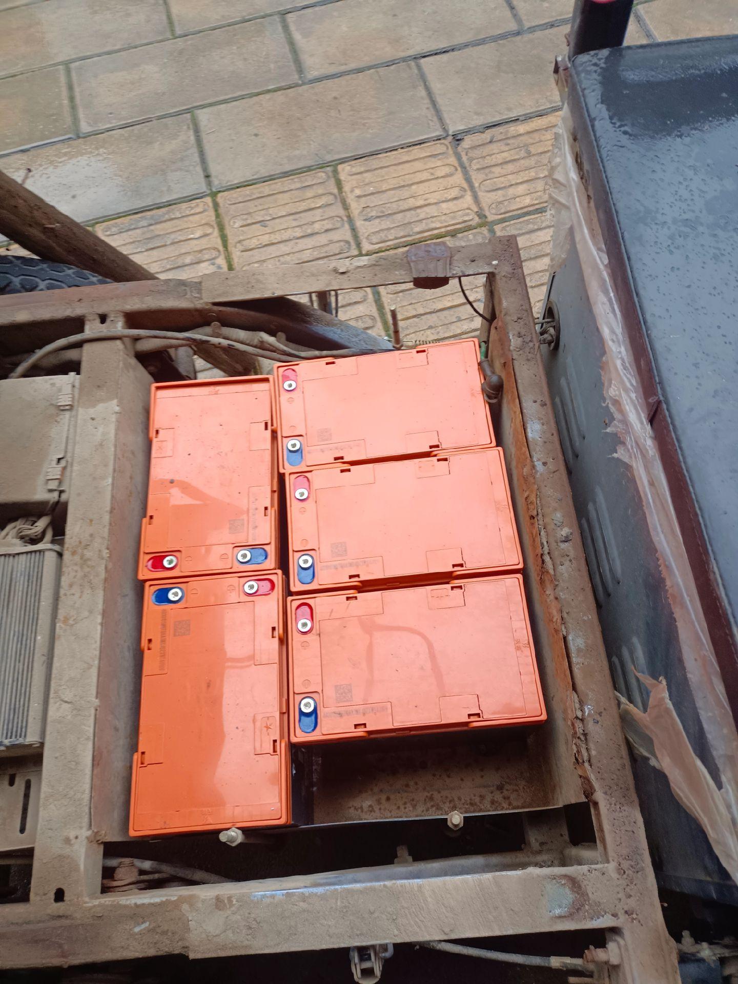 为"大货车"改装电瓶,60伏250安,劲道十足,雄风永驻