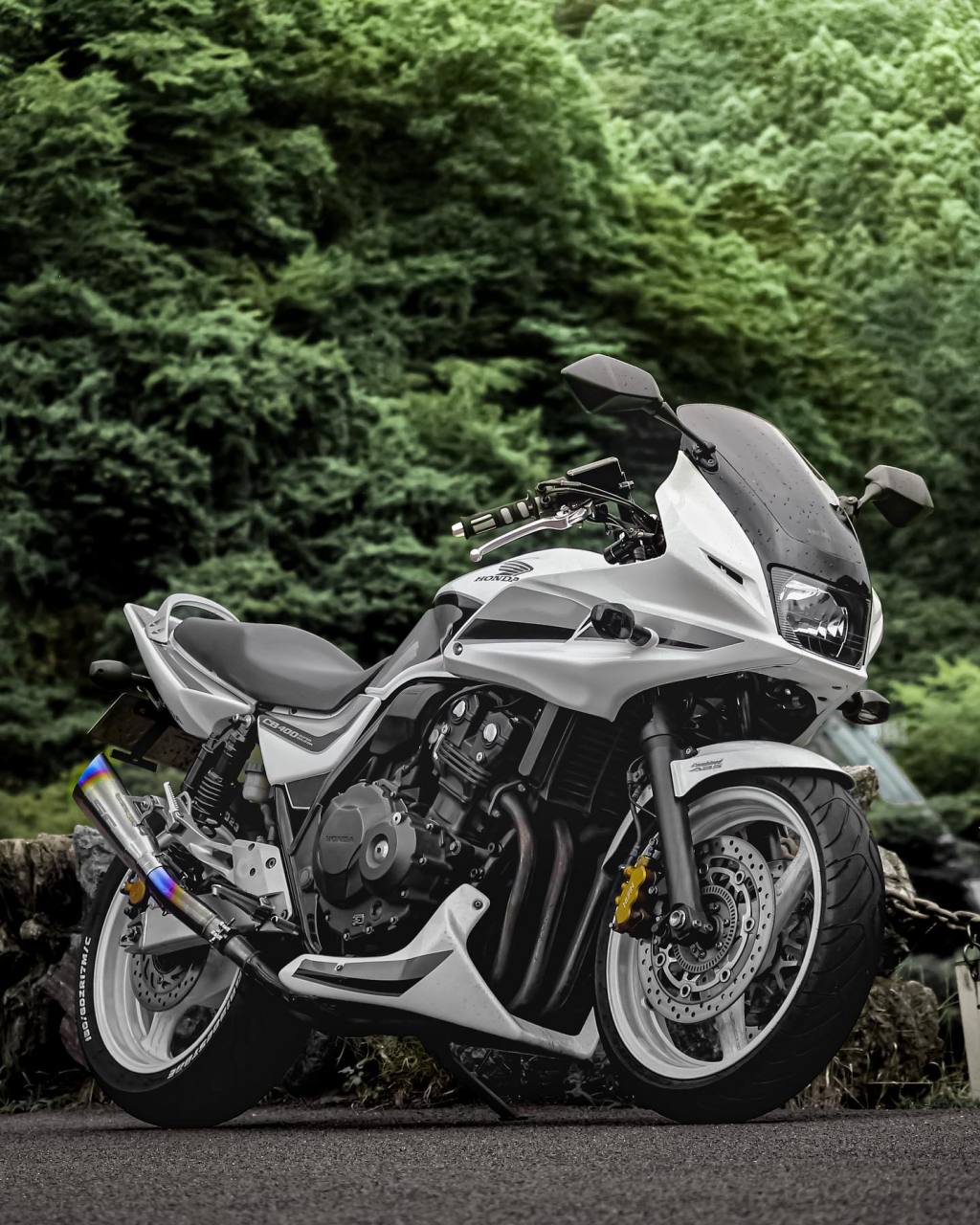 我们常说的cb400其实是本田街车家族中最为庞大的车系,本田cb400的