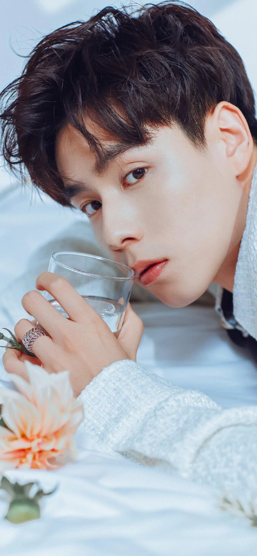 胡一天壁纸分享@在高处寻远方的动态