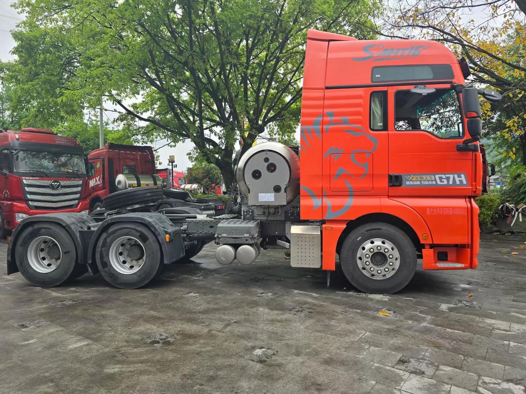 汕德卡g7h 590马力 气瓶1500l!带液缓,重汽16档变速箱