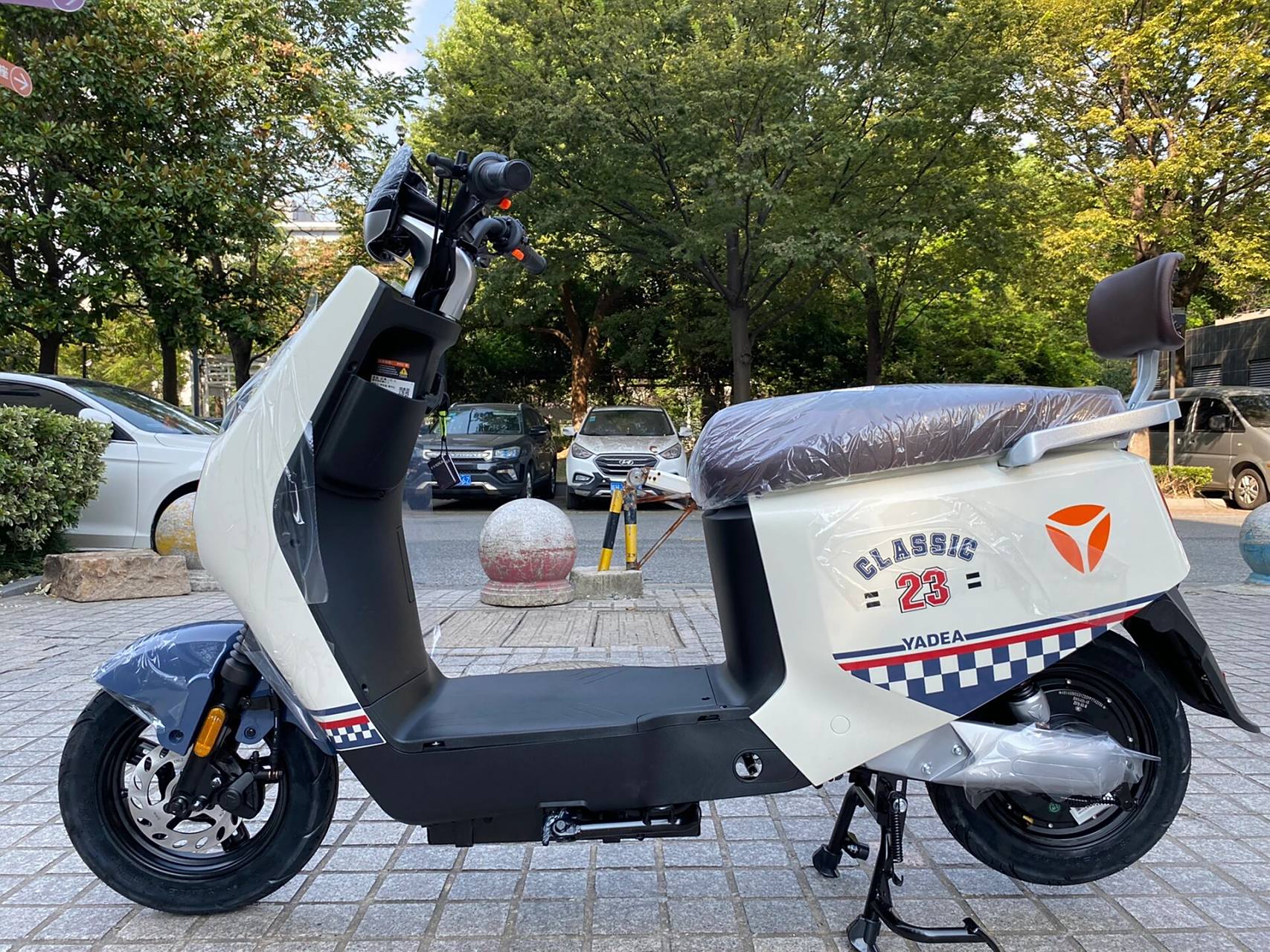 雅迪欧博二代特价秒杀2899元 60v20a超威石墨烯电池,续航60公里以上