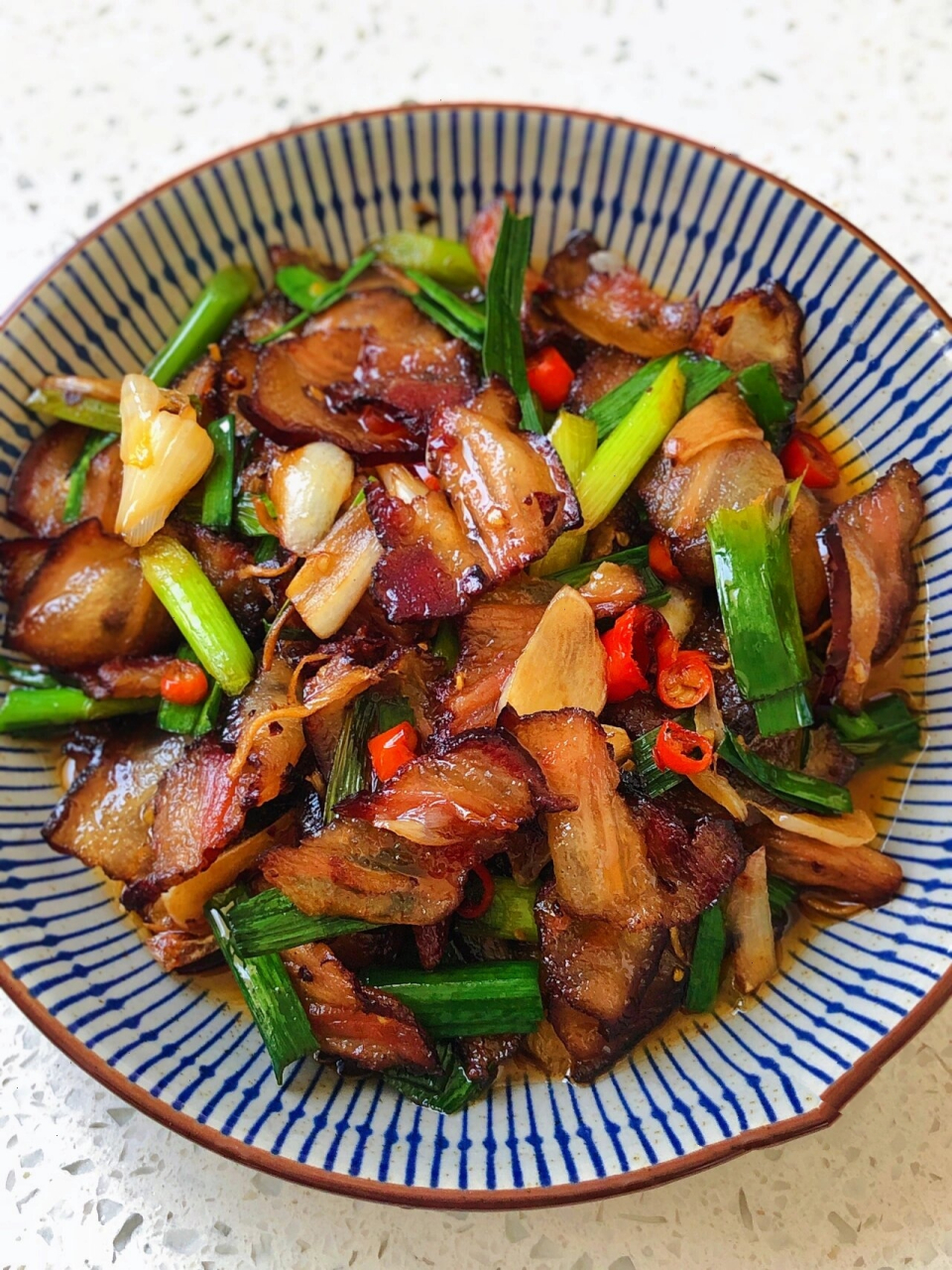 分享999道美食的第2天|蒜苗炒腊肉 蒜苗炒腊肉,炒青椒都非常的好吃