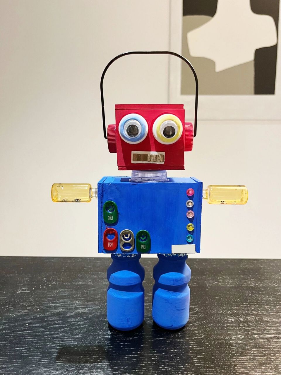 废物利用材料 废物利用材料:养乐多空瓶x2,瓶盖,小样瓶x2,听装拉环