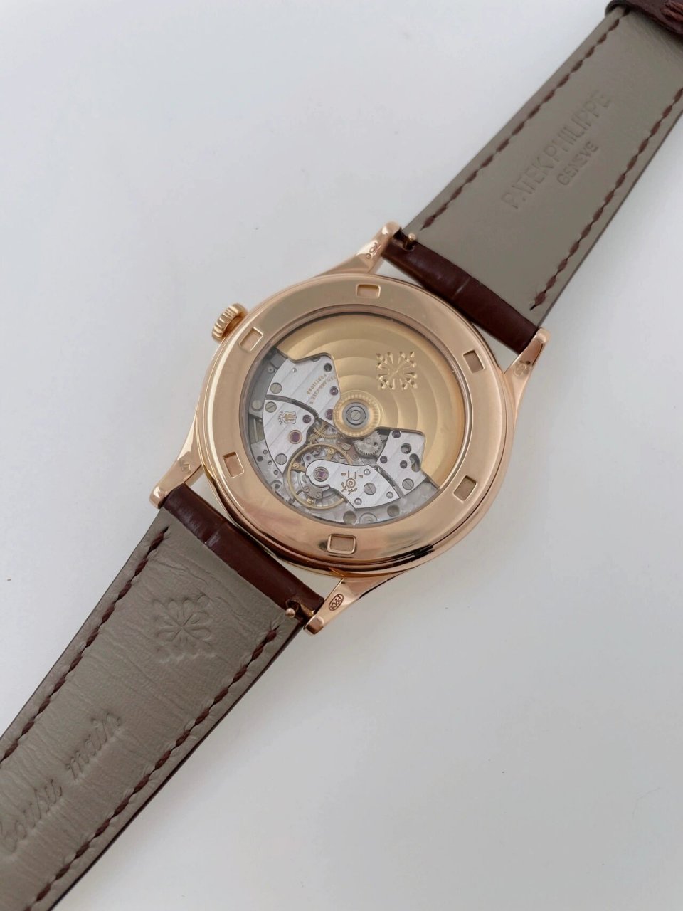 百达翡丽5296r蒂芙尼联名限量款 百达翡丽古典表系列5296r可以说是