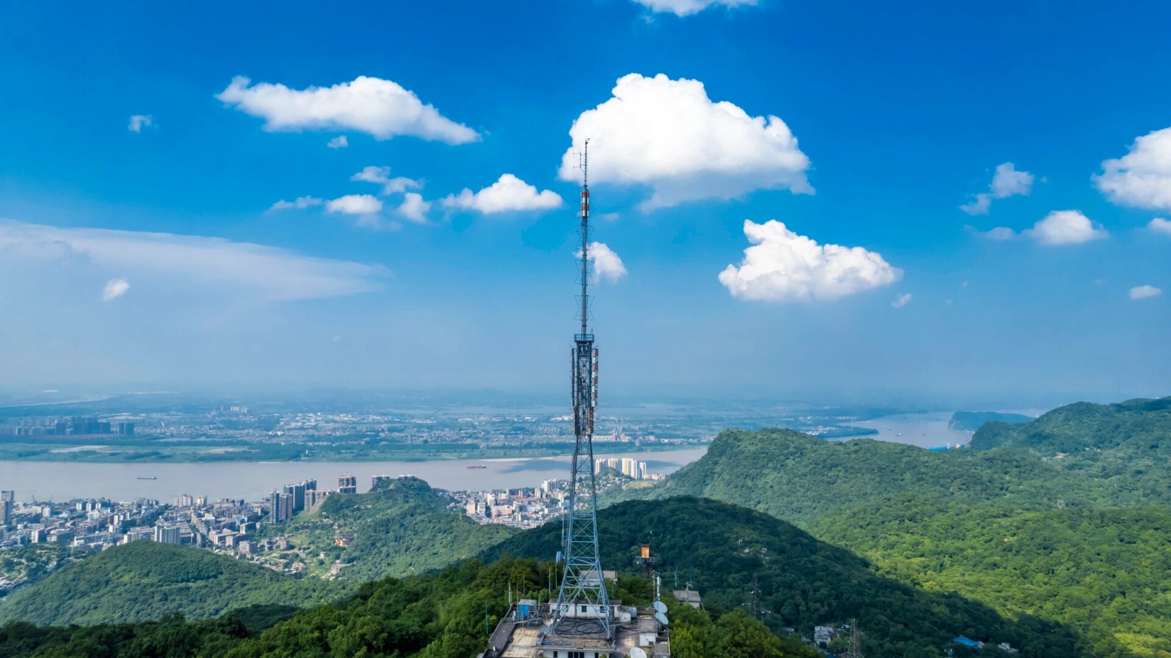 黄石市旅拍-月亮山 黄石月亮山位于湖北省黄石市,磁湖南岸,黄荆山东麓