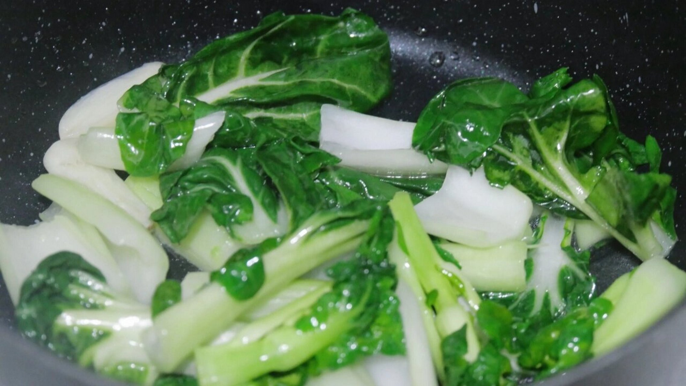 清炒奶白菜 叶菜真的很少有合我胃口的.