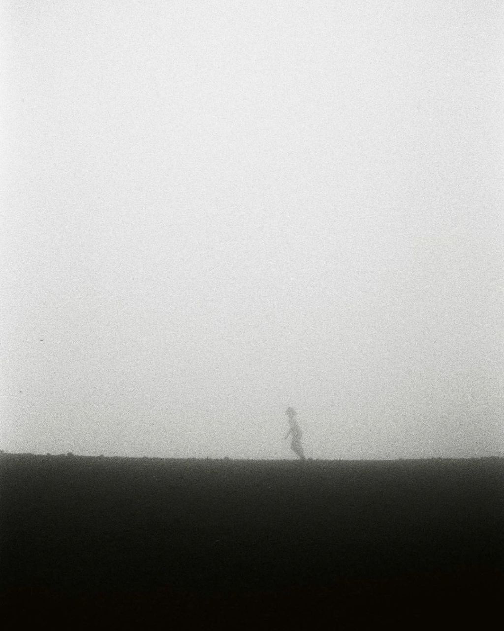 【壁纸分享】emo人专用 致郁系 down down down 摔倒视角