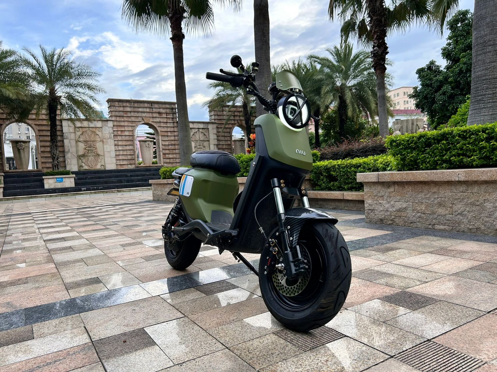 小牛u2 最新更新 电机1500w. 1150 欧老师平叉.  1200 后卡钳.