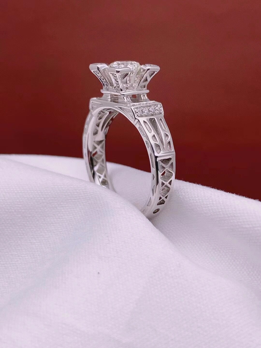 i do埃菲尔铁塔钻戒