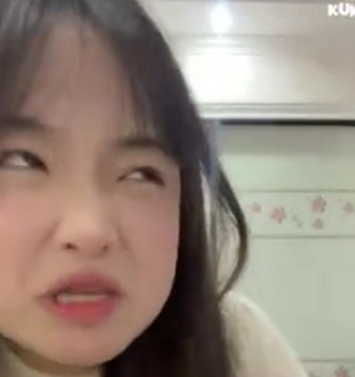 拽拽的女明星臭脸表情包,心情不好时,选一个发表情包.