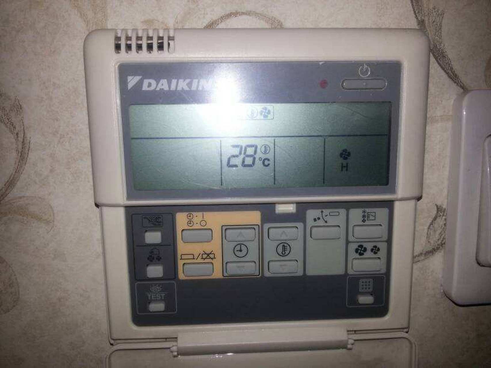 大金中央空调面板显示u4故障代码的解决方法 深圳大金空调维修中心小