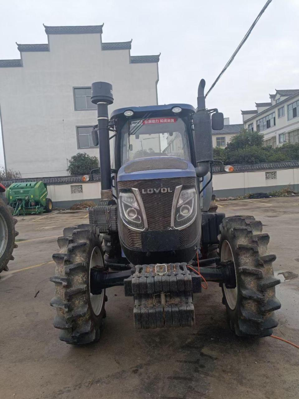 刚到家的雷沃欧豹1604-5xs1拖拉机,加强型底盘,潍柴发动机六缸,现货两