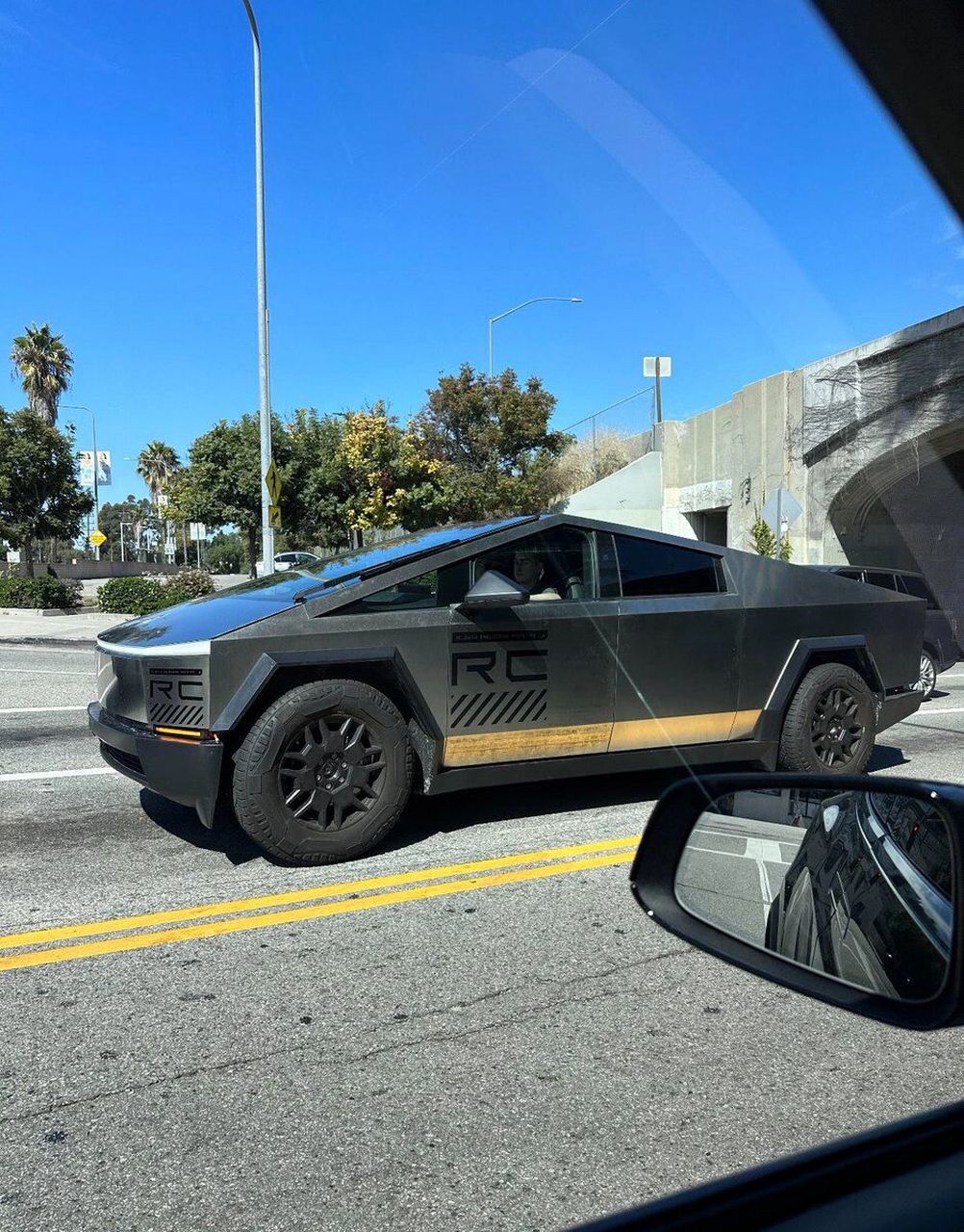 特斯拉# #cybertruck# #赛博皮卡# #cybertruck中国预订# #cyber