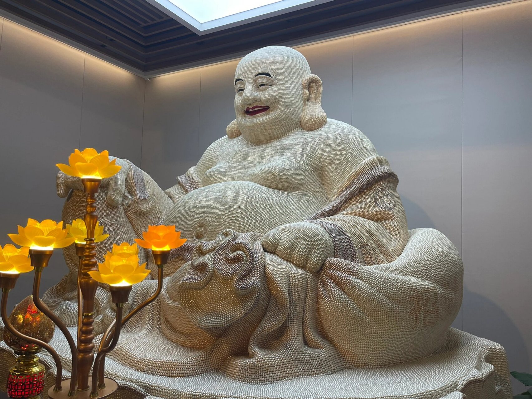 500多万颗珍珠制作的大佛 打卡苏州苏和盛珍珠博物馆