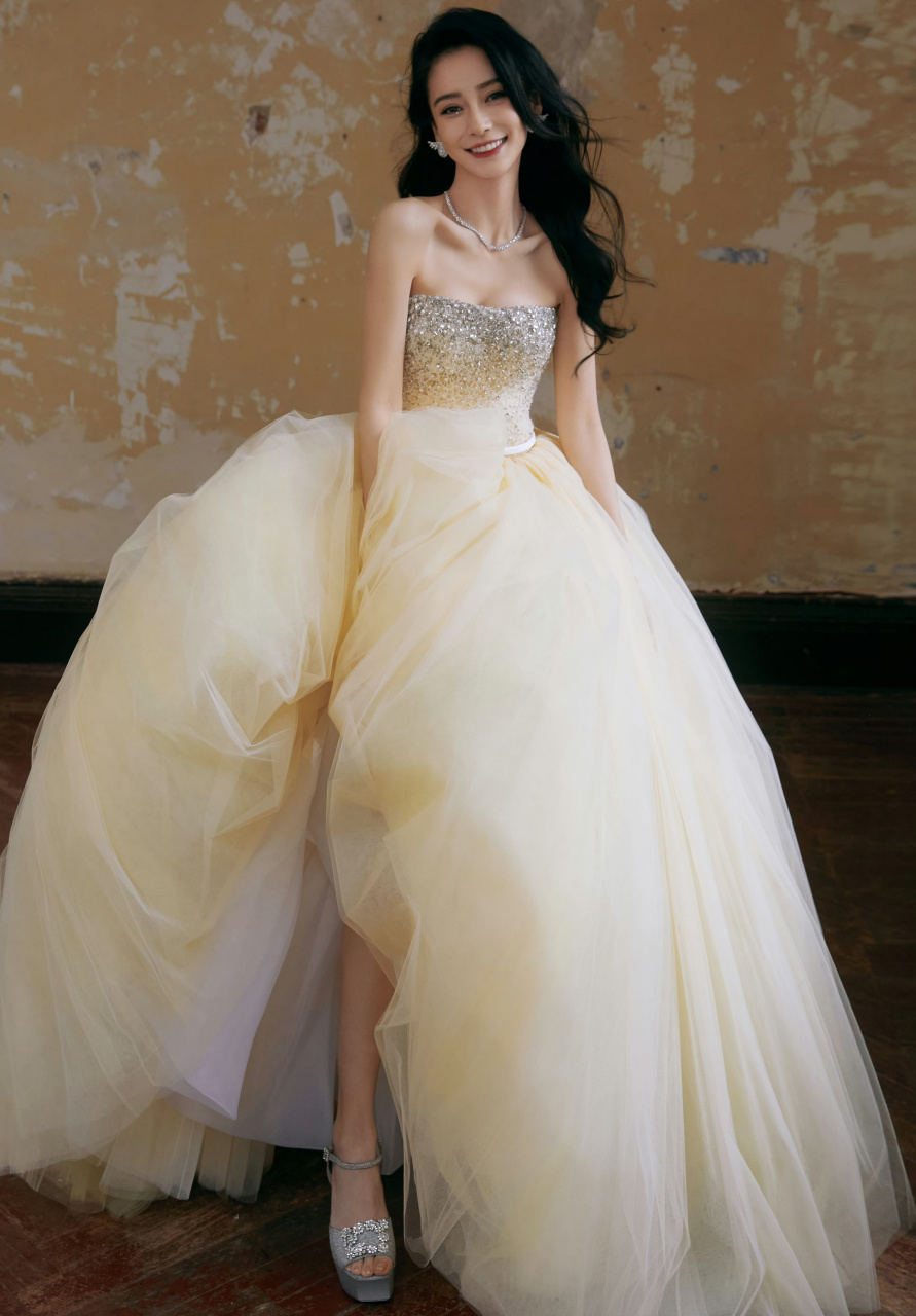 微博之夜#angelababy晶钻华尔兹抹胸礼裙杨颖晶钻公主裙 坠入公主的