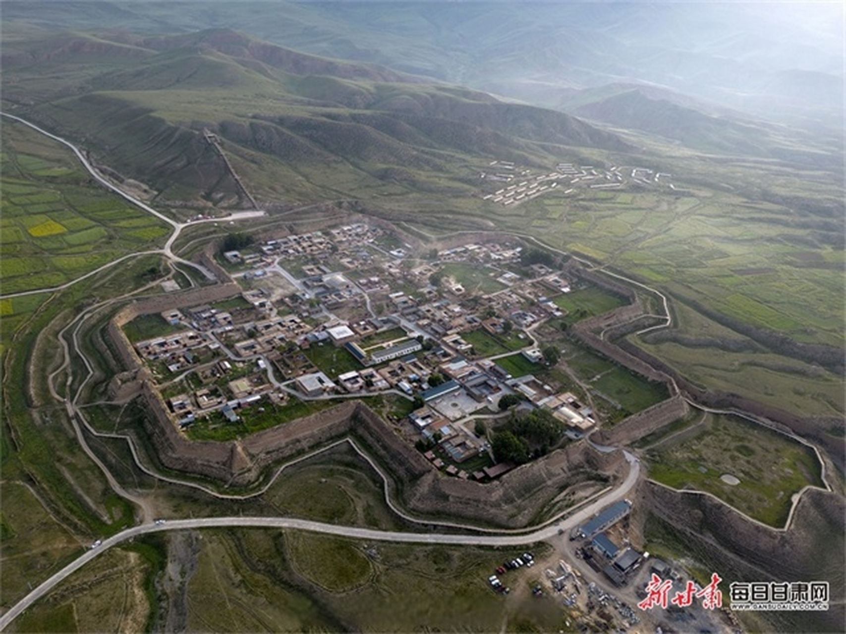甘南夏河八角城古遗址的岁月与光影 #甘南文化旅游# 在甘南州夏河县