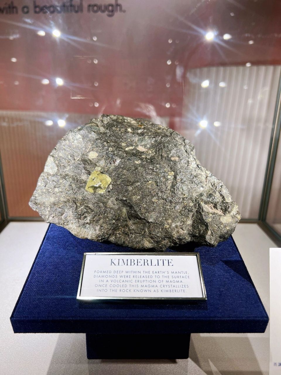 蕴含60克拉钻石96的金伯利岩 08 kimberlite 60 carats formed