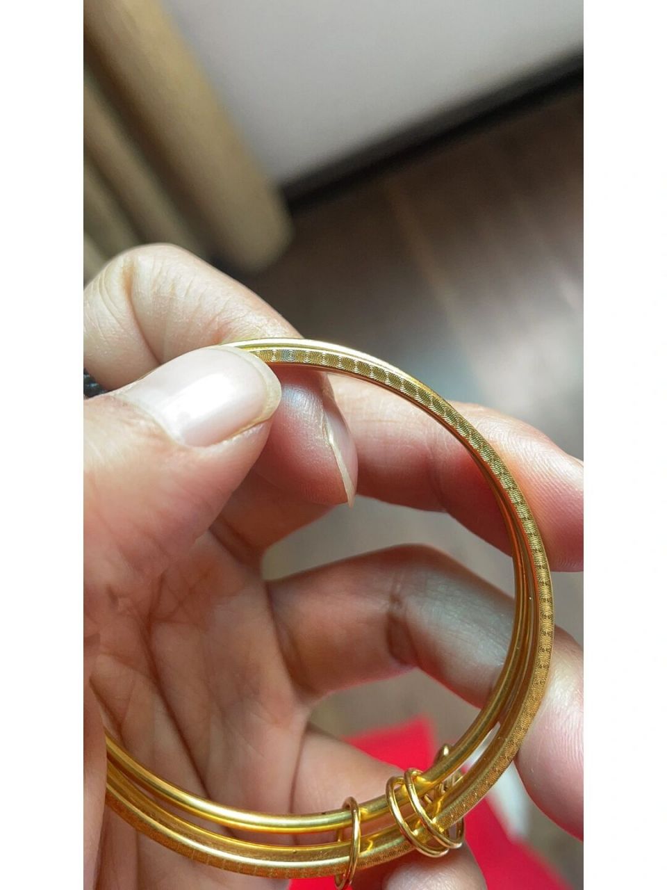 以前只是在视频上涮到过黄金店买的黄金掉色,这会自己却是遇到了,问