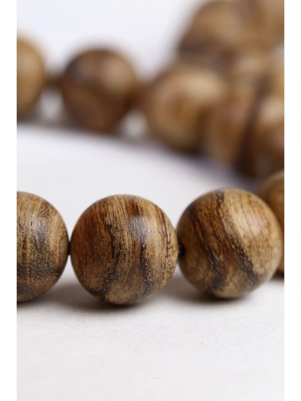 这么漂亮的虎斑纹沉香手串是有许久未见过了 正区马尼拉的老料新车了