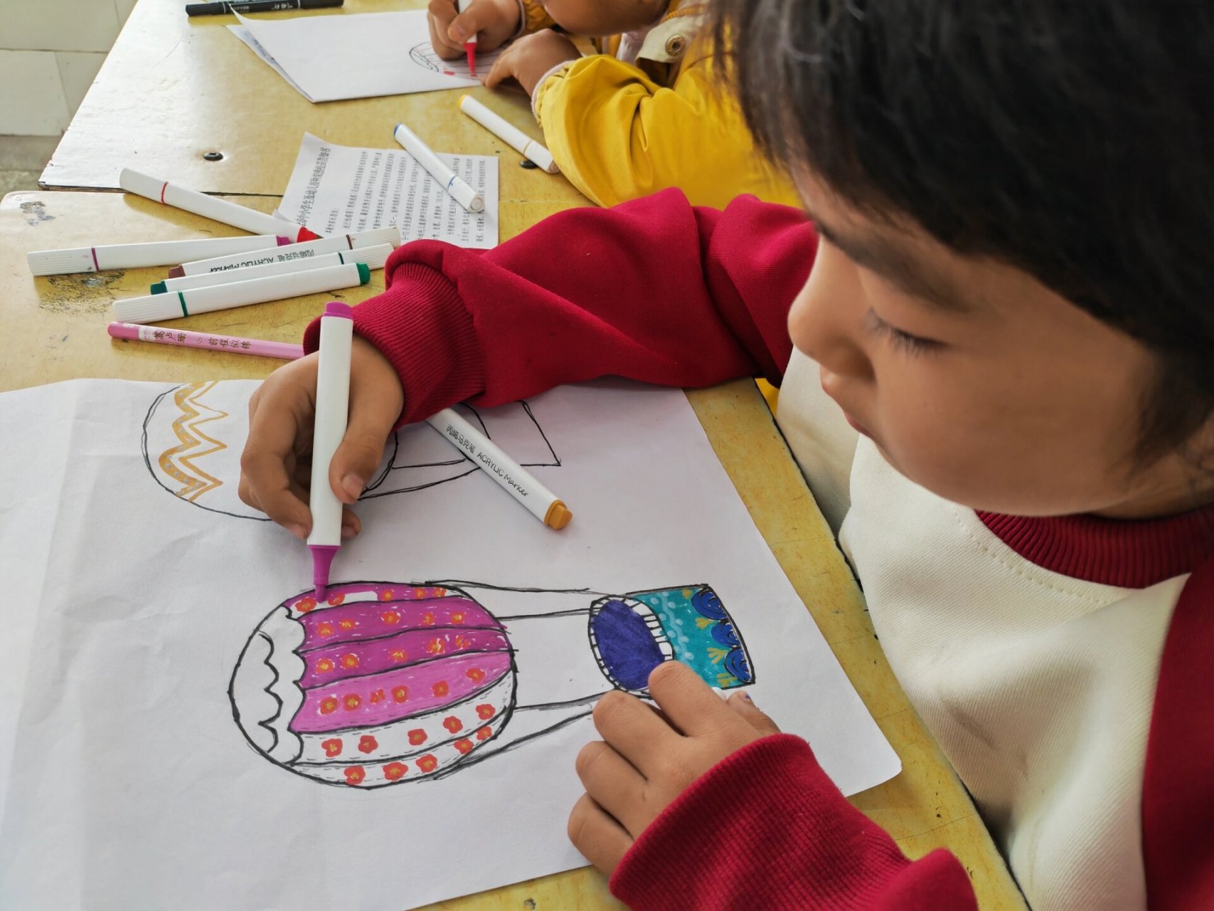 了解前后和遮挡关系,学会近大远小的透视规律,被遮住的部分不要画