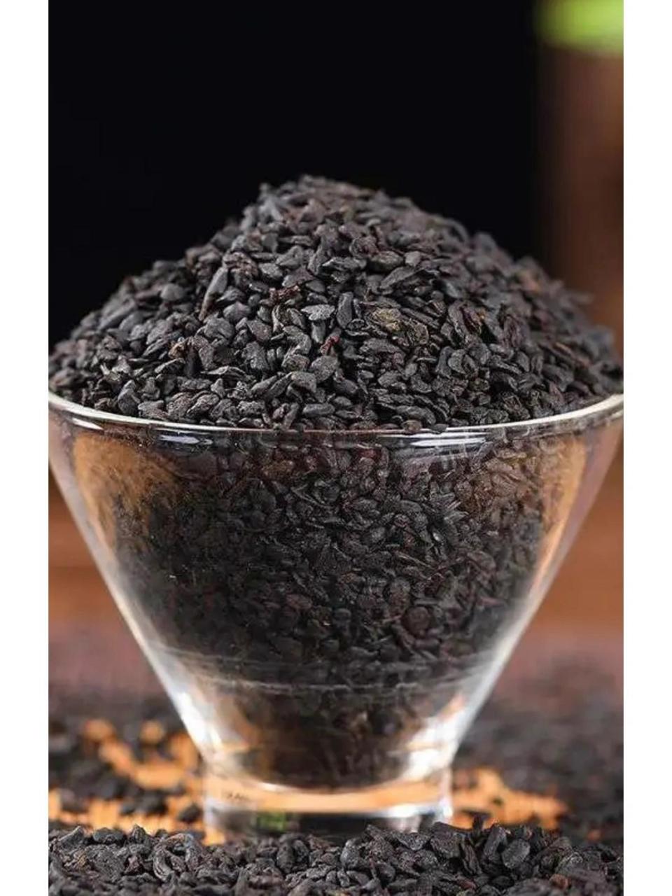 普洱茶里有一种茶化石,也被人们形象地叫做"碎银子",相信不少朋友都