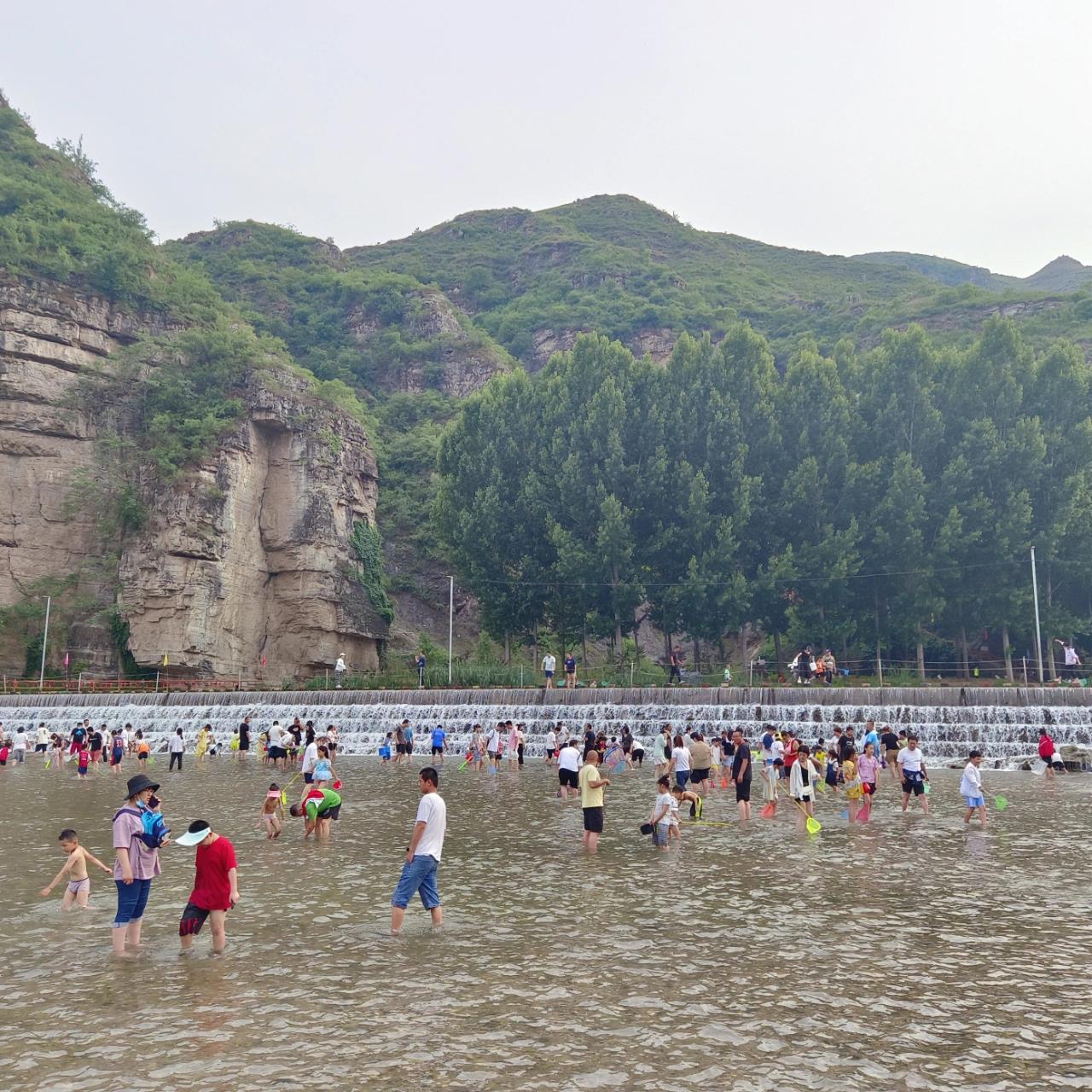 保定景区  |  盘古小江南 92名字:盘古小江南 99地址:顺平县大悲