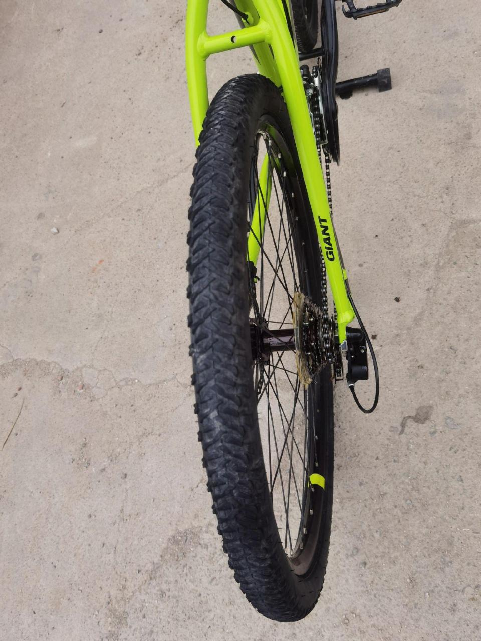 捷安特atx610山地车,禧玛诺21速变速,线拉碟刹制动,铝合金m车架,26