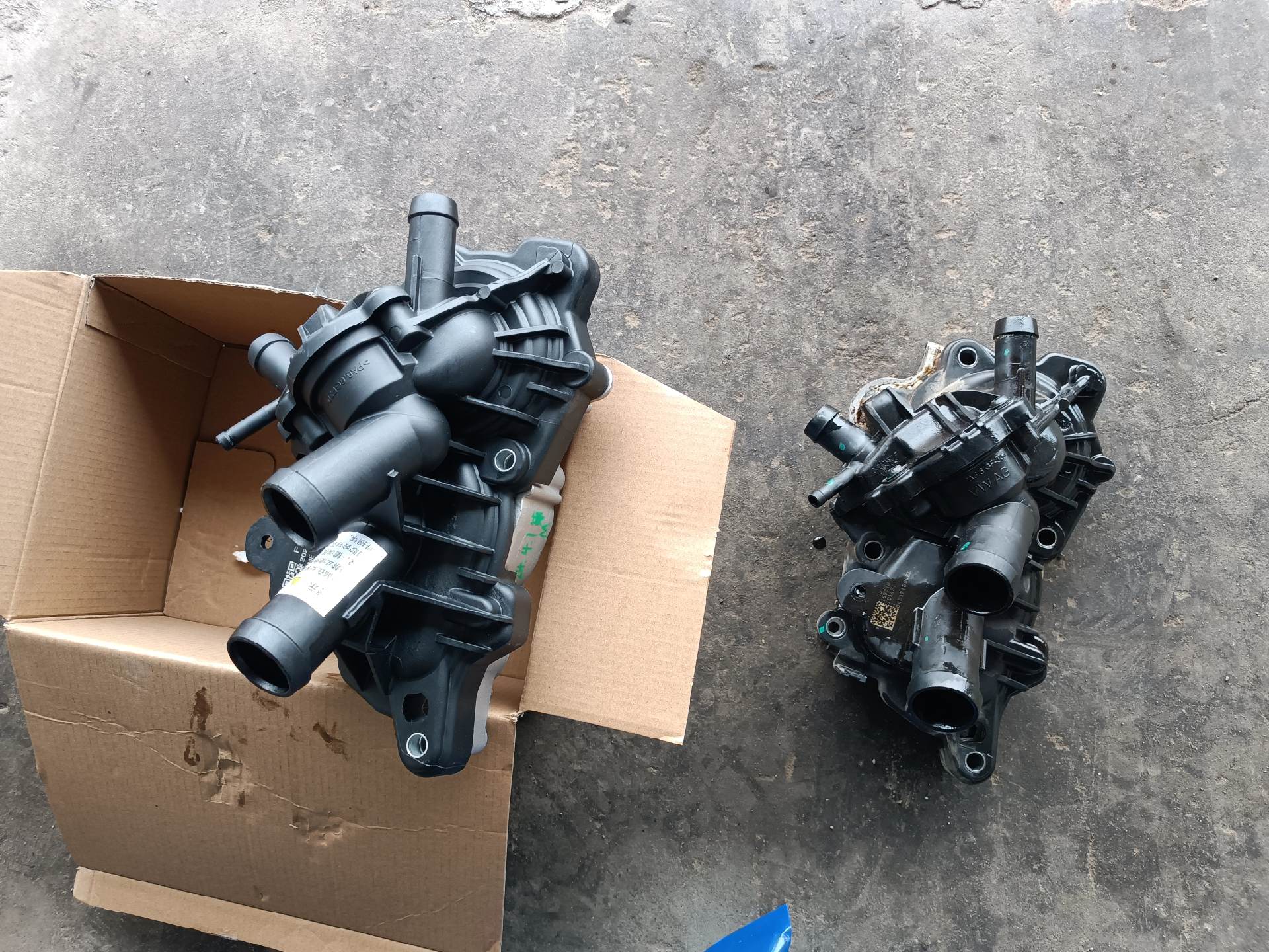 大众速腾1.4t,更换ea211水泵总成