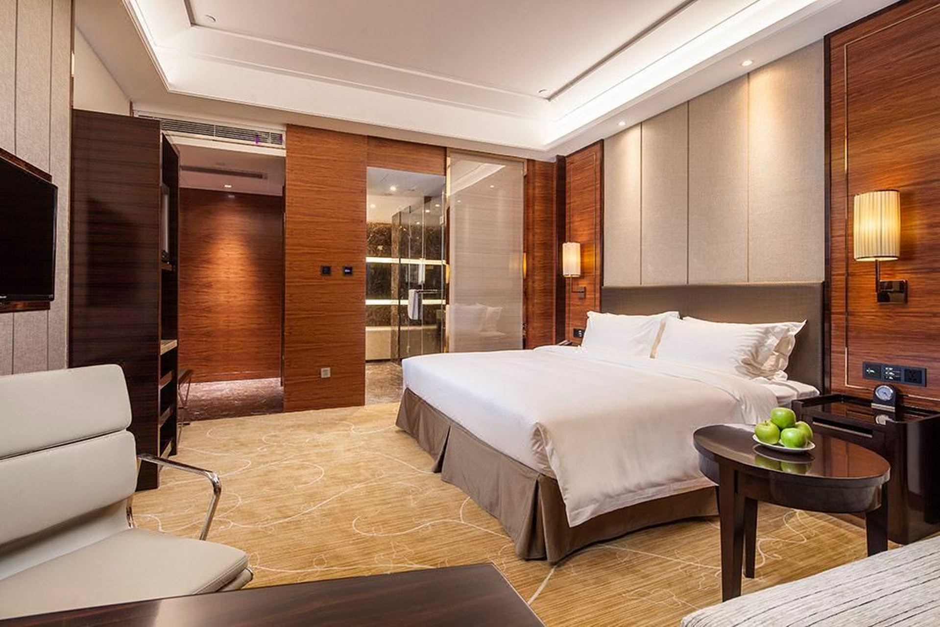 97东台磊达国际大酒店位于江苏省东台市人民公园东侧距离市繁华商业