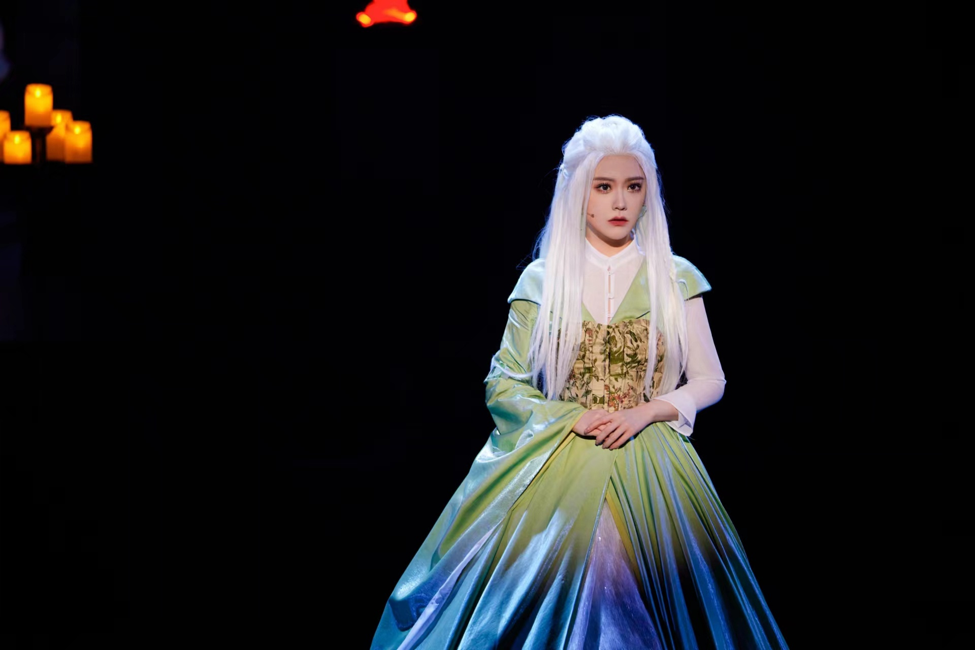 桂妮维亚在命运之中的挣扎.