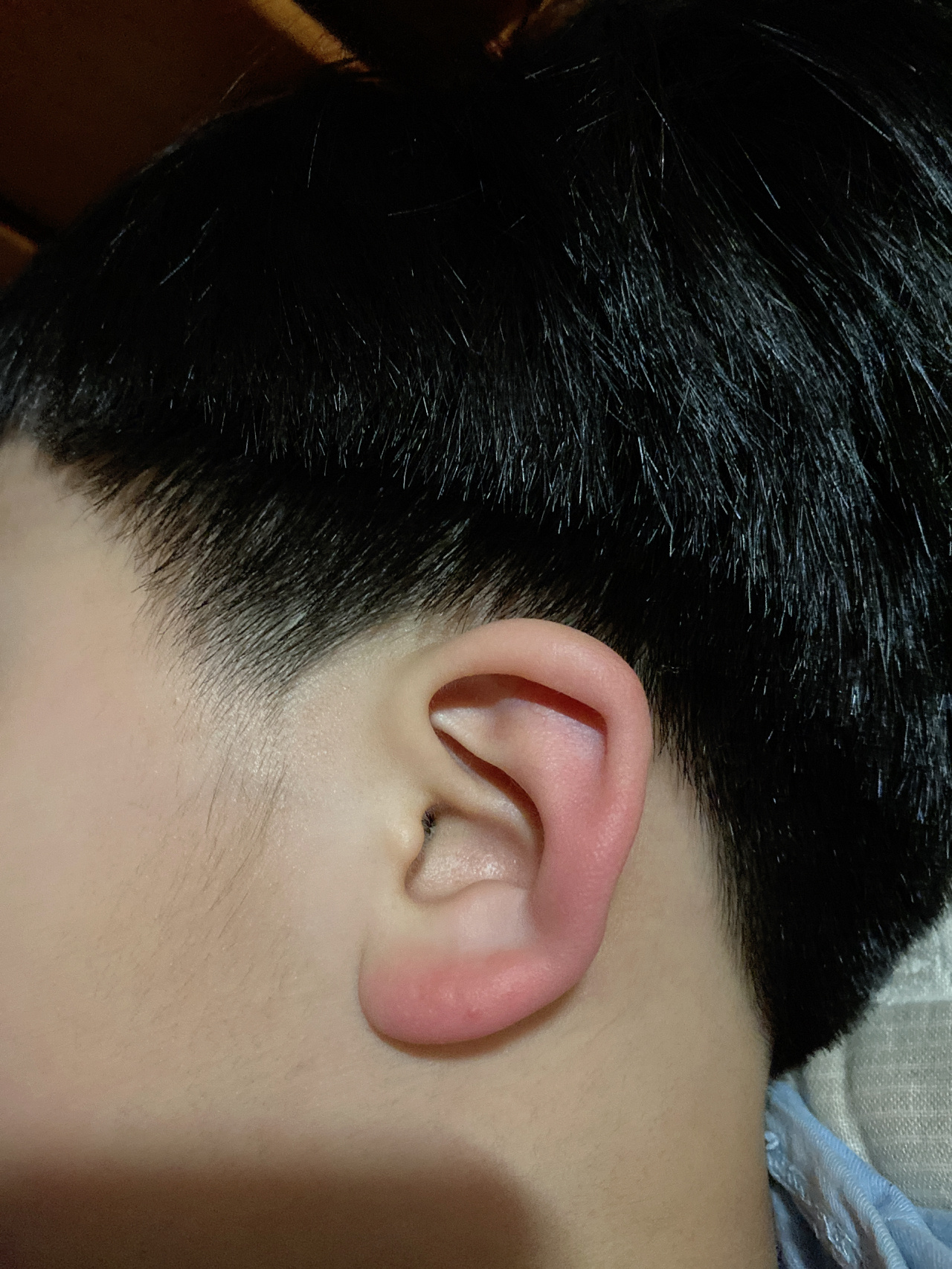 孩子睡前嚷嚷耳朵发烫