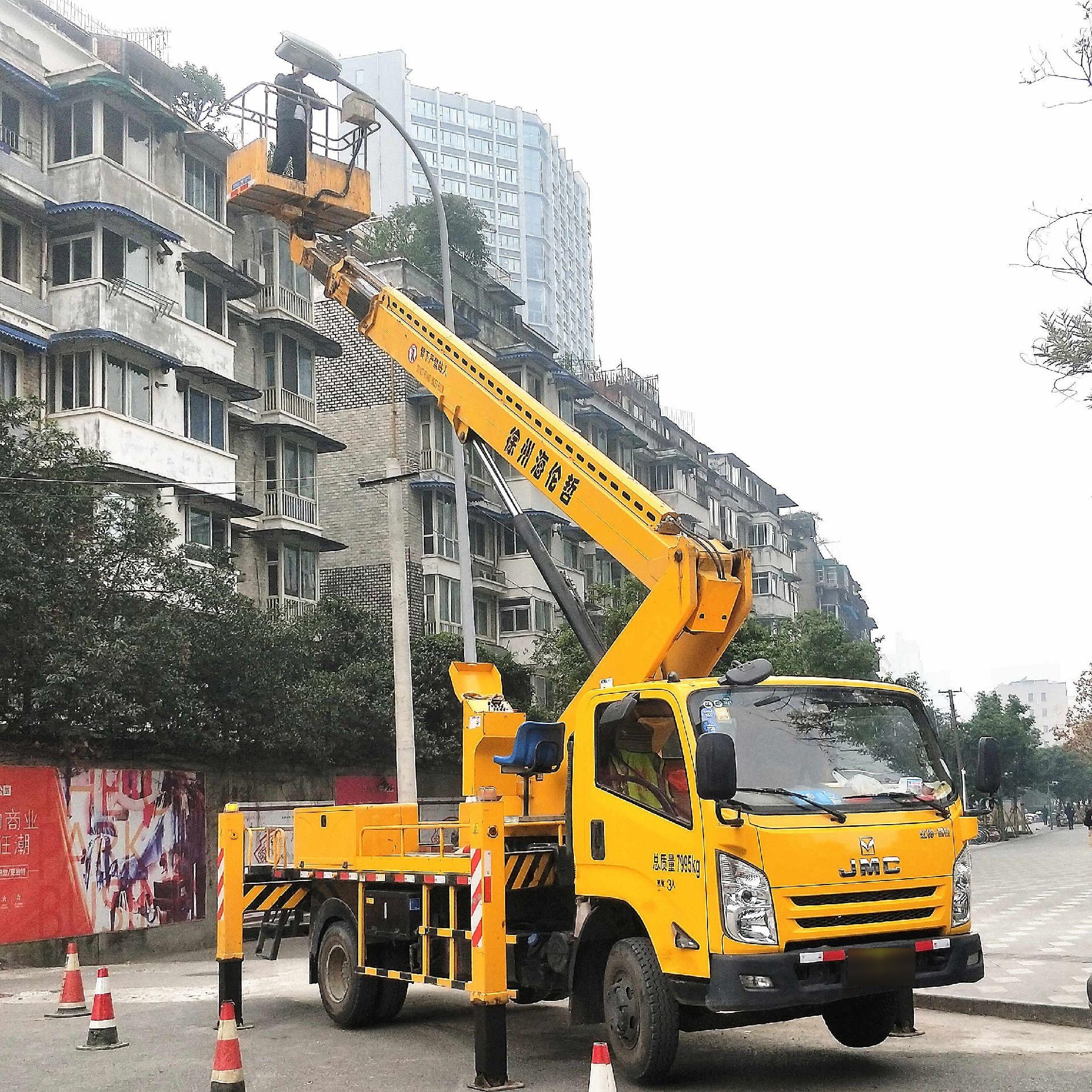 路灯车出租高空作业车提供6米