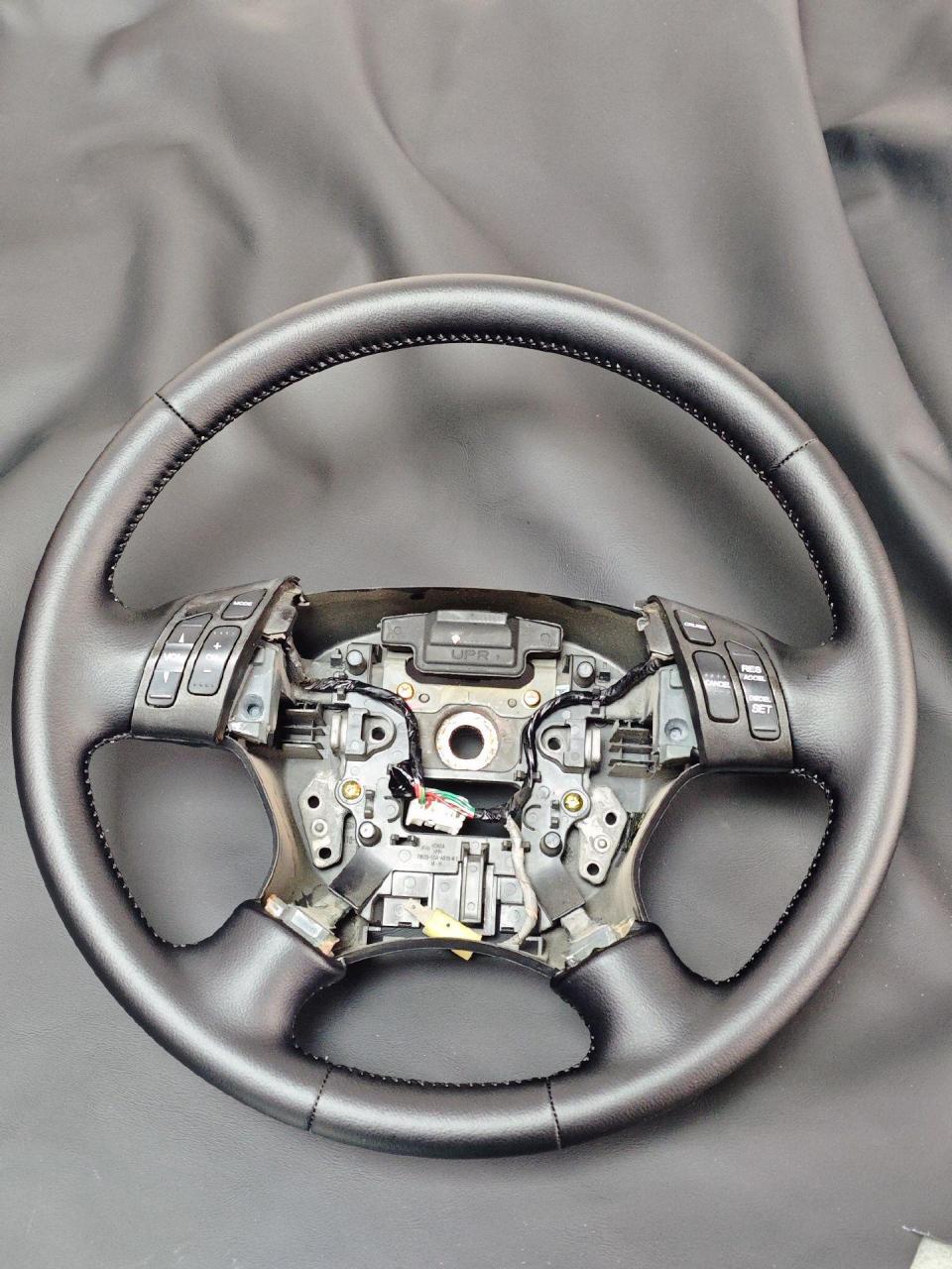 本田雅阁方向盘原车皮磨损掉皮翻新包皮!