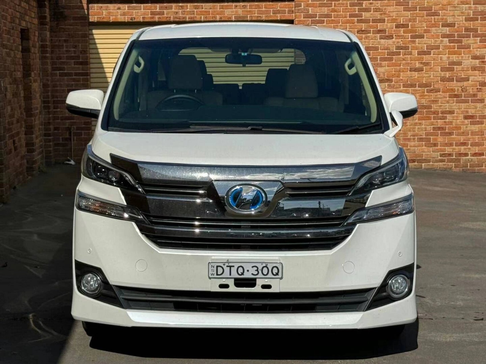 丰田7座保姆车,油电混合,4万澳币出头 悉尼车源:2015丰田vellfire,2.