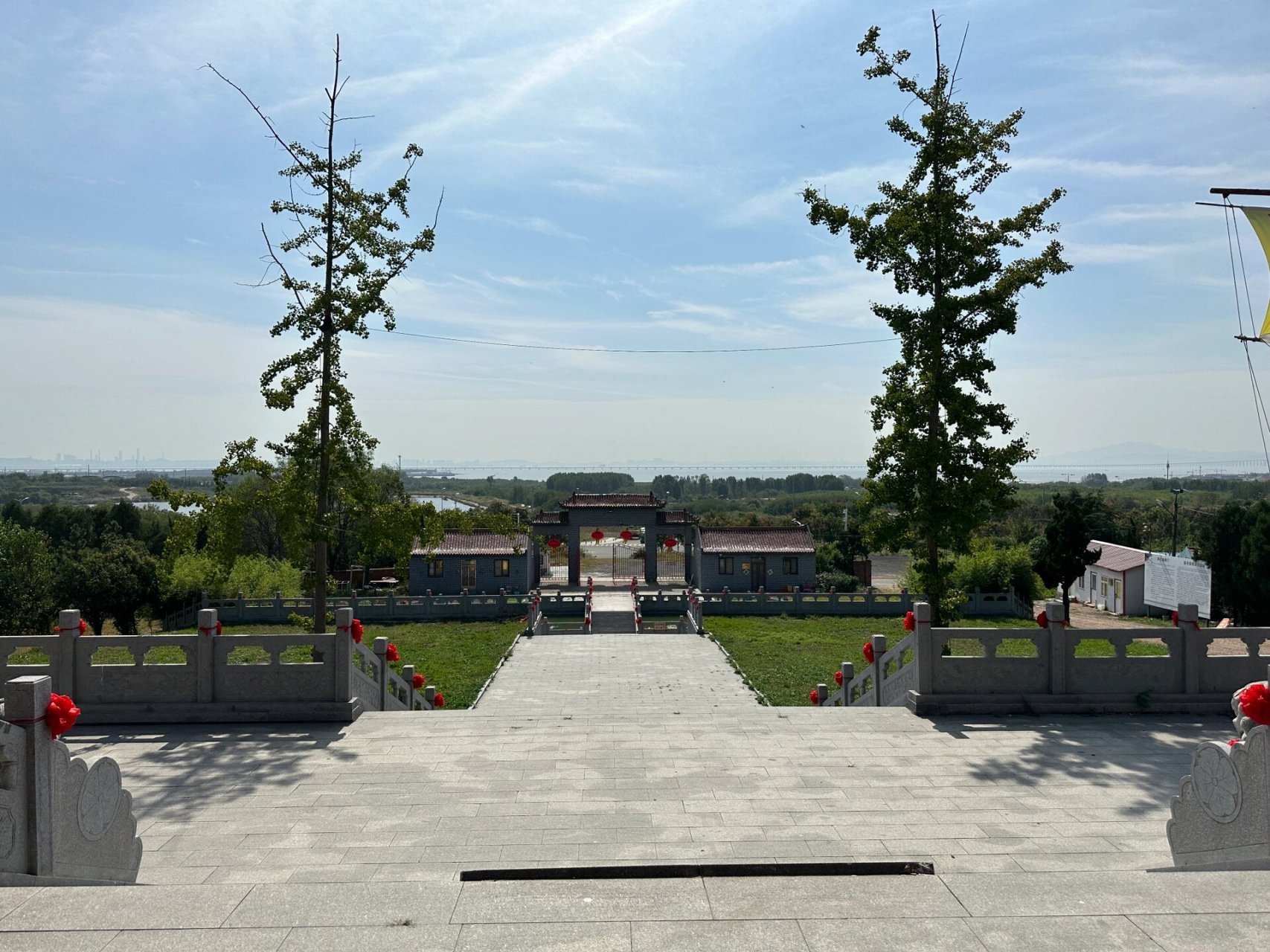 青云宫,青岛的"龙王庙" 位于红岛溯源村,依山傍海,别有一番风味.