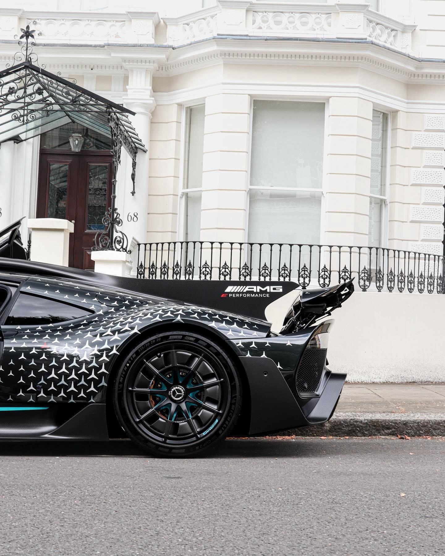 奔驰amg one 伦敦amg one直接搭载了来自2015款梅赛德斯f1赛车的1