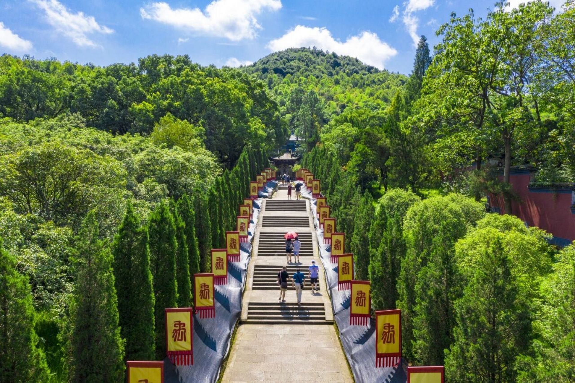 绍兴大禹陵风光秀美,底蕴深厚.