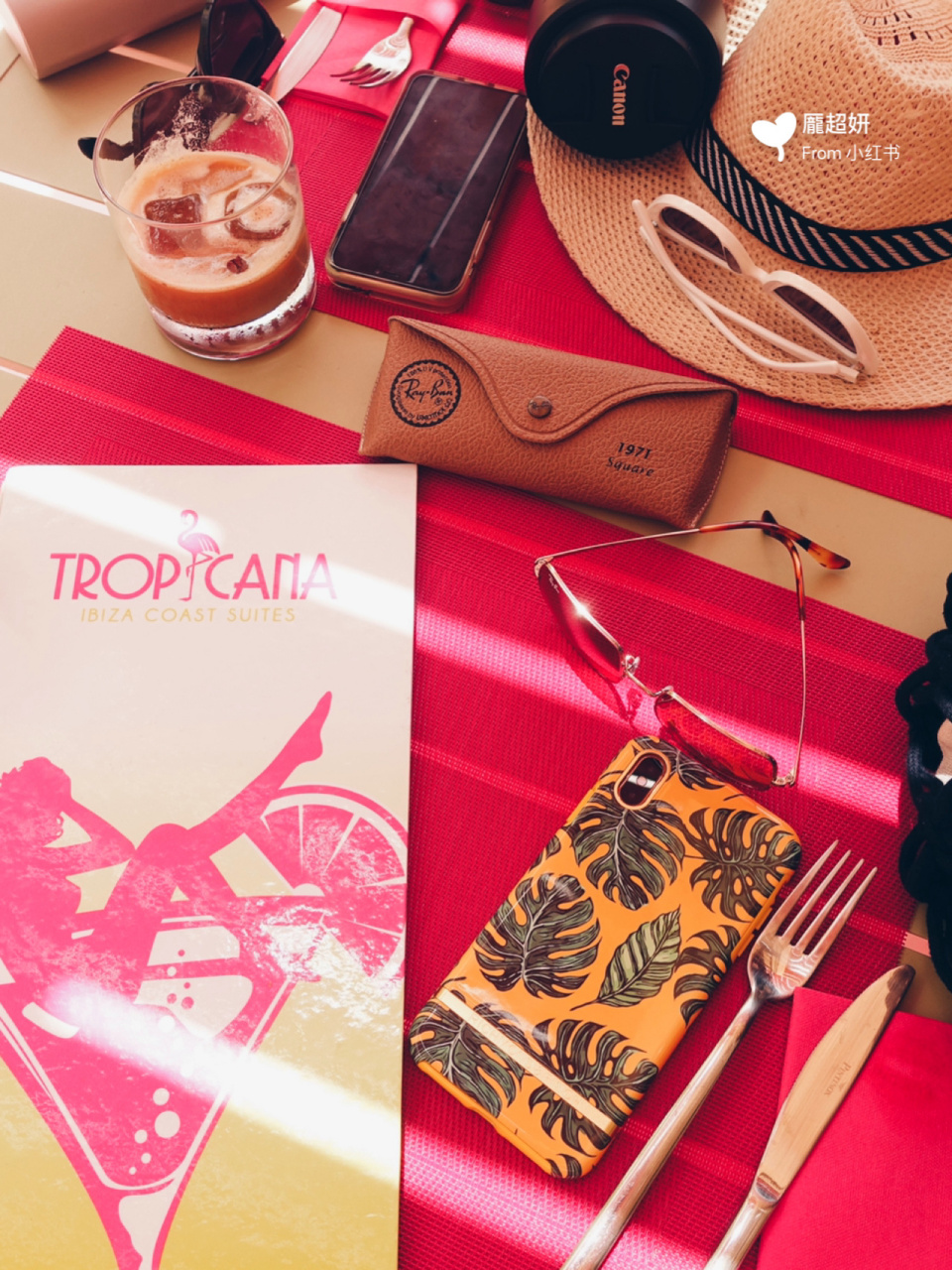 今次推荐的是来自 richmond&finch 品牌电话壳.