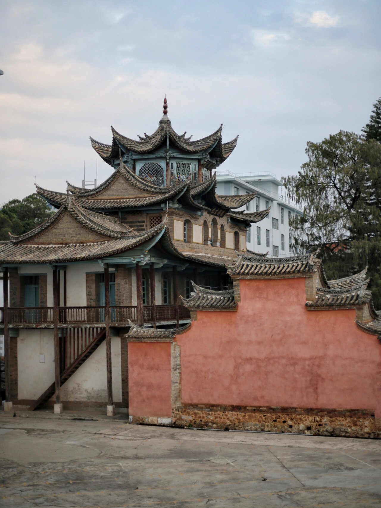 石屏古城最壮观建筑!气势恢宏